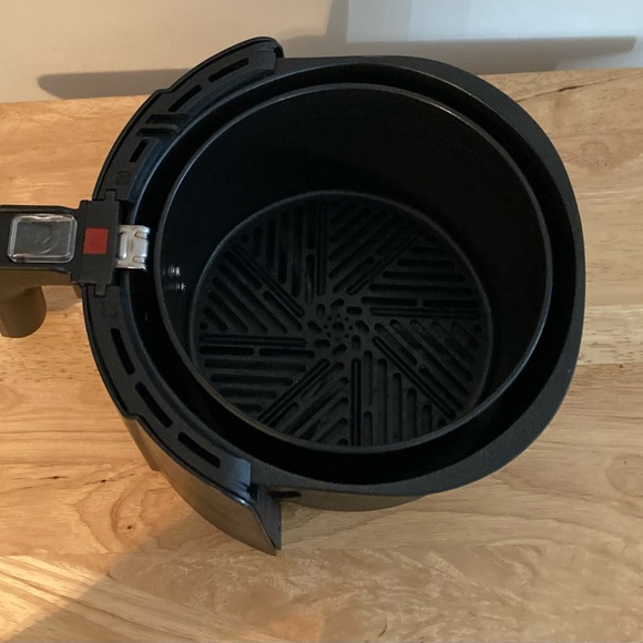 Digital Air Fryer, One-Touch Control, 4 Cooking - Picture 4 of 5